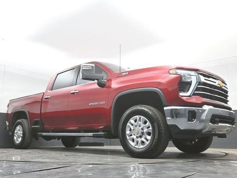 Used 2025 Chevrolet Silverado 2500 LTZ w/ LTZ Convenience Package AWD/4WD image 41