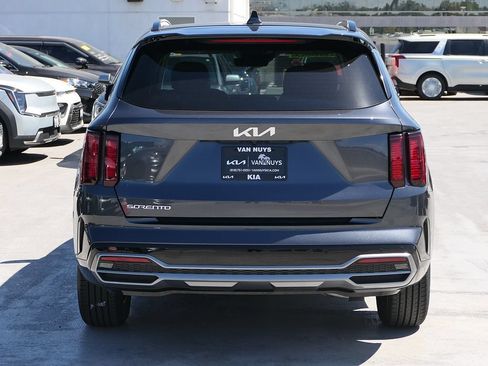 Used 2023 Kia Sorento EX w/ Panoramic Sunroof Package FWD image 5