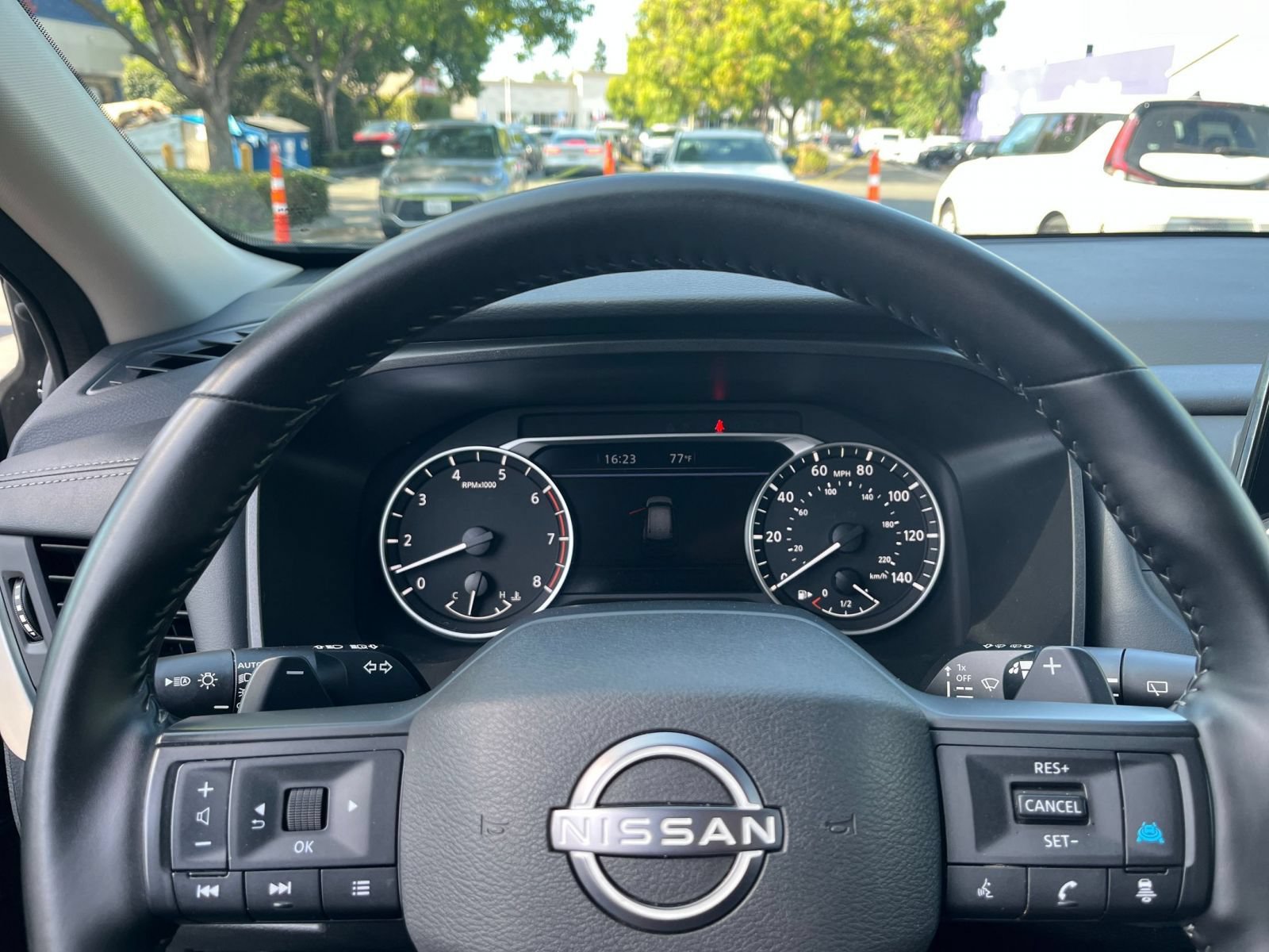 Used 2025 Nissan Rogue SV AWD/4WD image 29