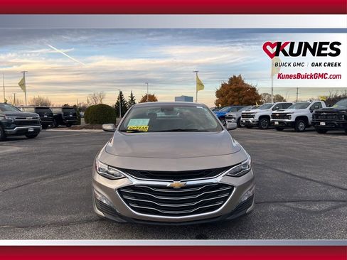 Used 2024 Chevrolet Malibu LT FWD image 3