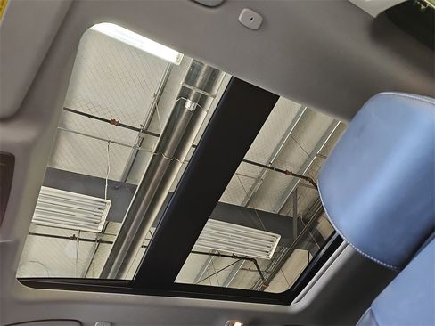 Used 2023 Nissan Rogue SV w/ SV Premium B Package image 28