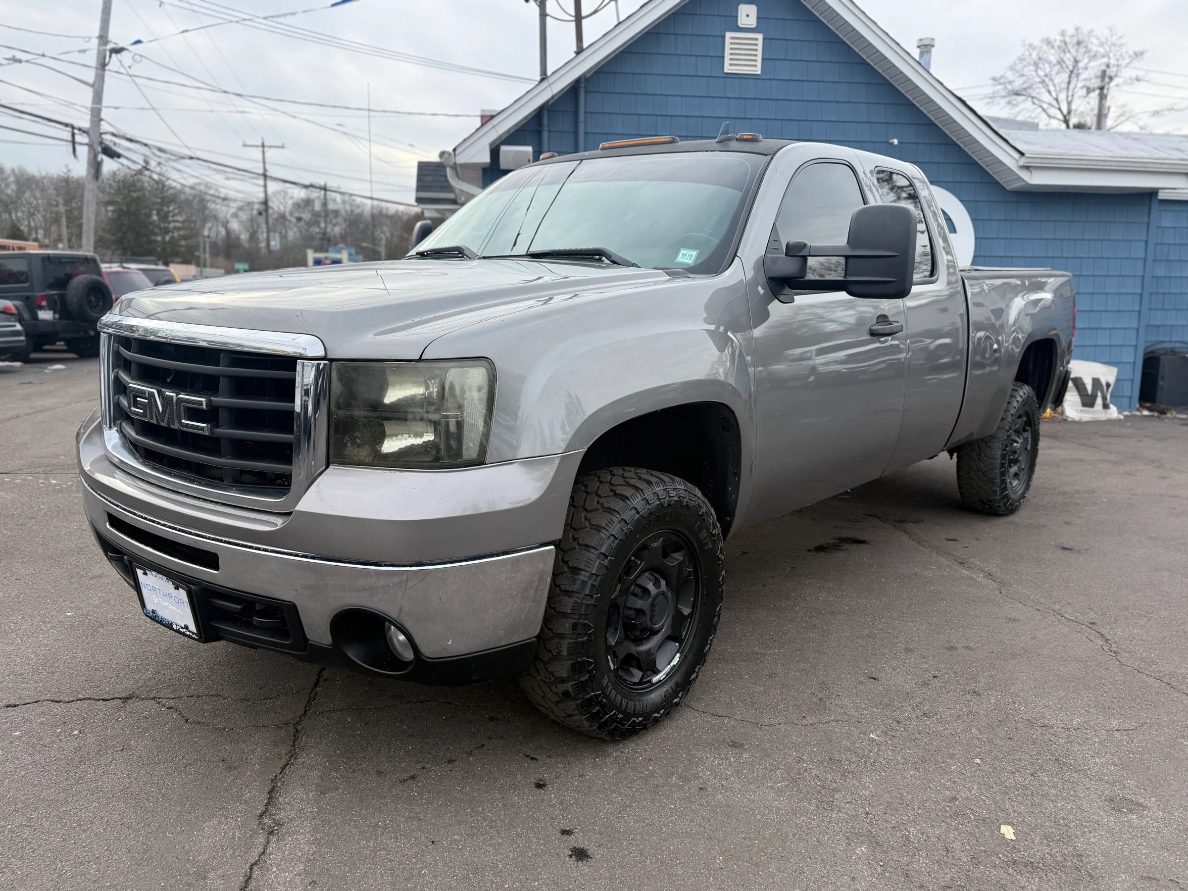 Used 2008 GMC Sierra 2500 SLE w/ SLE2 Preferred Package AWD/4WD image 2