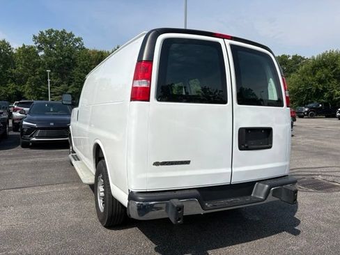 Used 2025 Chevrolet Express 2500 w/ Driver Convenience Package RWD image 3