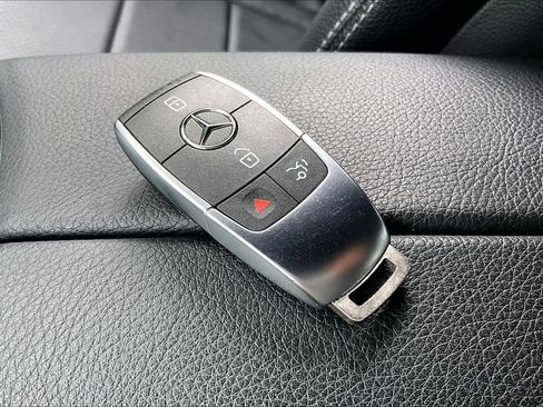 Used 2022 Mercedes-Benz GLC 300 image 14