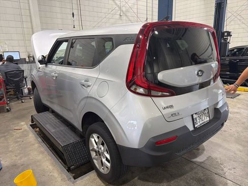 Used 2020 Kia Soul S FWD image 4