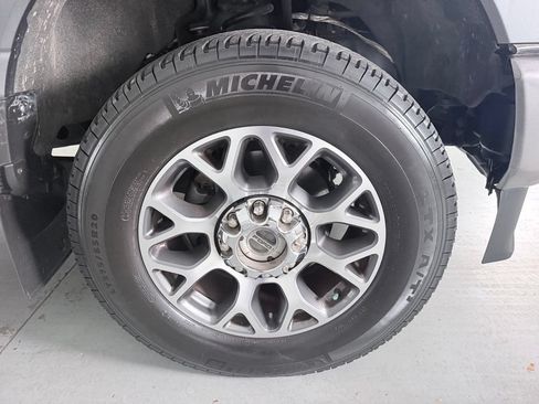 Used 2022 Ford F350 Lariat w/ Lariat Ultimate Package AWD/4WD image 4