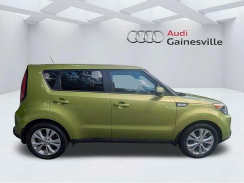 Used 2014 Kia Soul + FWD image 2