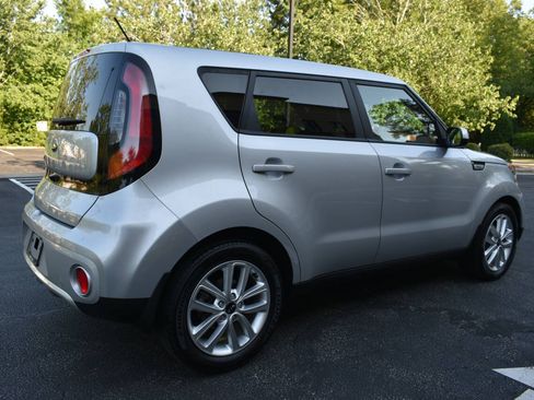 Used 2017 Kia Soul + FWD image 3