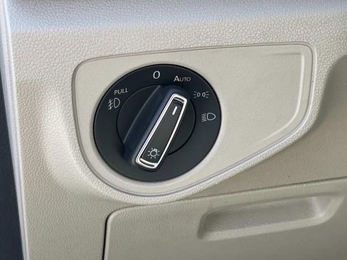 Used 2019 Volkswagen Atlas SEL image 28