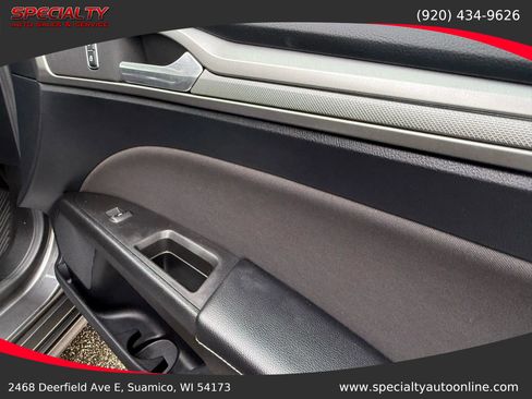 Used 2020 Ford Fusion SE image 22