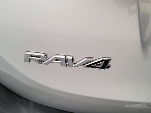 Used 2015 Toyota RAV4 XLE AWD/4WD image 39