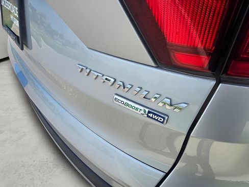 Used 2019 Ford Escape Titanium AWD/4WD image 29