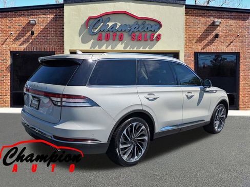 Used 2020 Lincoln Aviator Reserve w/ Equipment Group 202A AWD/4WD image 4