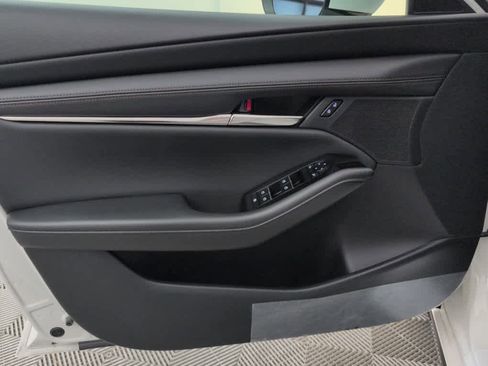 Certified 2025 MAZDA MAZDA3 s FWD image 18