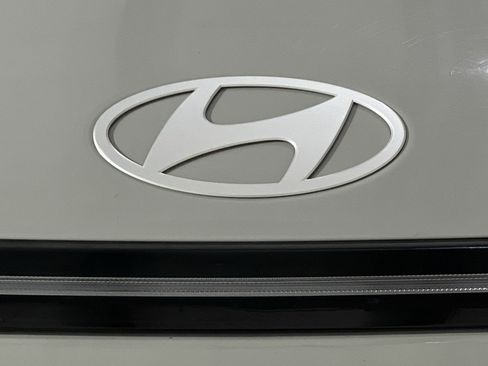 Used 2024 Hyundai Kona SEL w/ Convenience Package AWD/4WD image 12