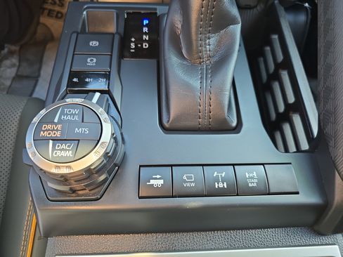 Used 2025 Toyota Tacoma Trailhunter w/ Tow Tech Package image 30