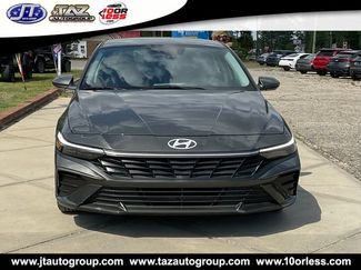 Used 2024 Hyundai Elantra SEL FWD video 2