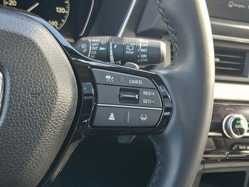 Used 2025 Honda Pilot Touring image 25