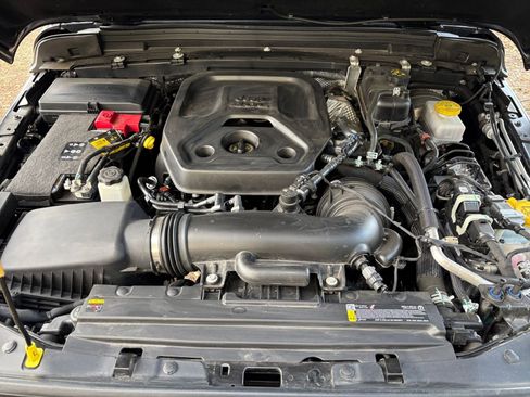 Used 2025 Jeep Wrangler Unlimited Rubicon image 32