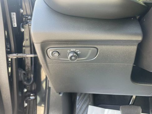 Used 2023 Buick Envision Preferred FWD image 14