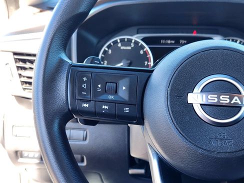 Used 2023 Nissan Rogue SV FWD image 15
