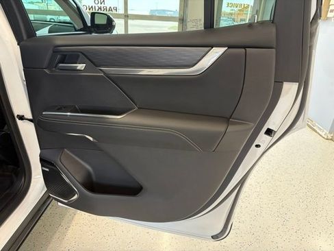 Used 2026 GMC Acadia Elevation w/ LPO, Floor Liner Package AWD/4WD image 45