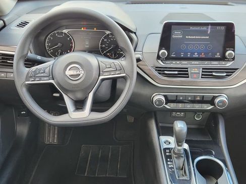 Used 2024 Nissan Altima 2.5 SV image 21