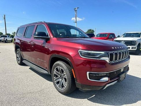 Used 2023 Jeep Wagoneer L Series II AWD/4WD image 7