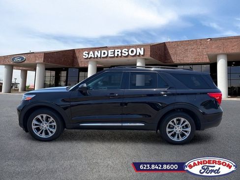 Used 2022 Ford Explorer XLT w/ Equipment Group 202A AWD/4WD image 6