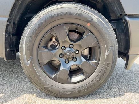 Used 2023 RAM 1500 Big Horn AWD/4WD image 31