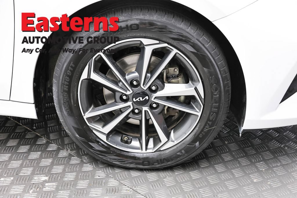 Used 2023 Kia Forte LXS FWD image 31