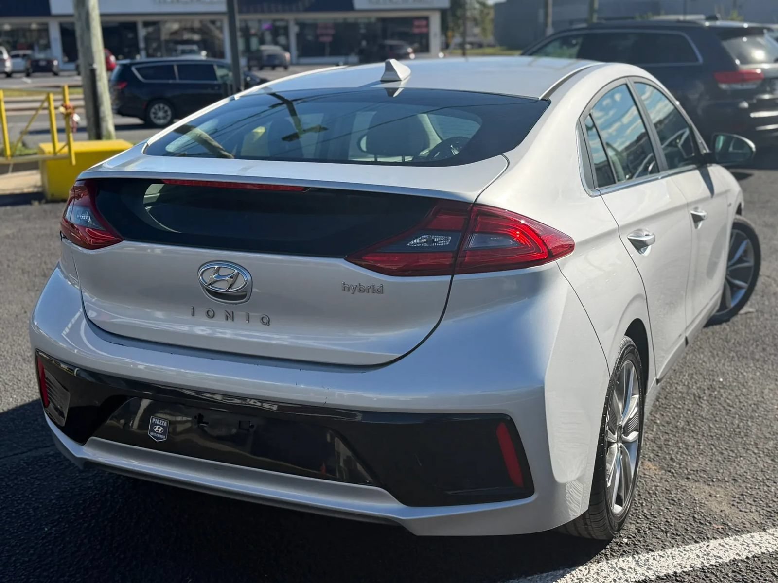 Used 2018 Hyundai Ioniq Limited w/ Limited Ultimate Package 03 FWD image 4