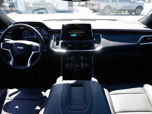 Used 2023 Chevrolet Suburban Premier AWD/4WD image 8