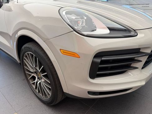 Used 2023 Porsche Cayenne Platinum Edition AWD/4WD image 29