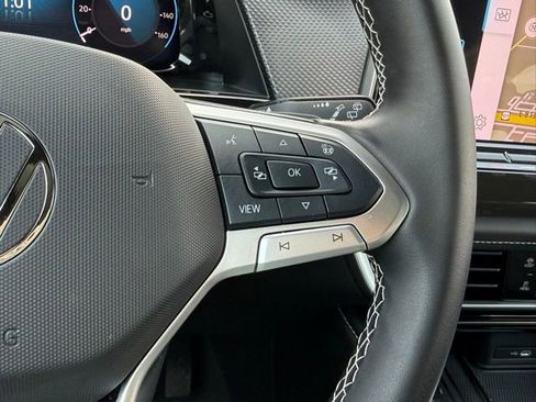 Certified 2025 Volkswagen Atlas Cross Sport SEL image 27