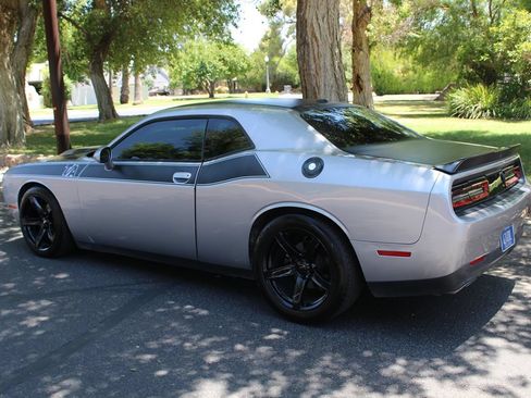 Used 2018 Dodge Challenger R/T w/ Quick Order Package 22P T/A RWD image 30
