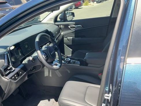 Certified 2025 Kia Sportage EX AWD/4WD image 17