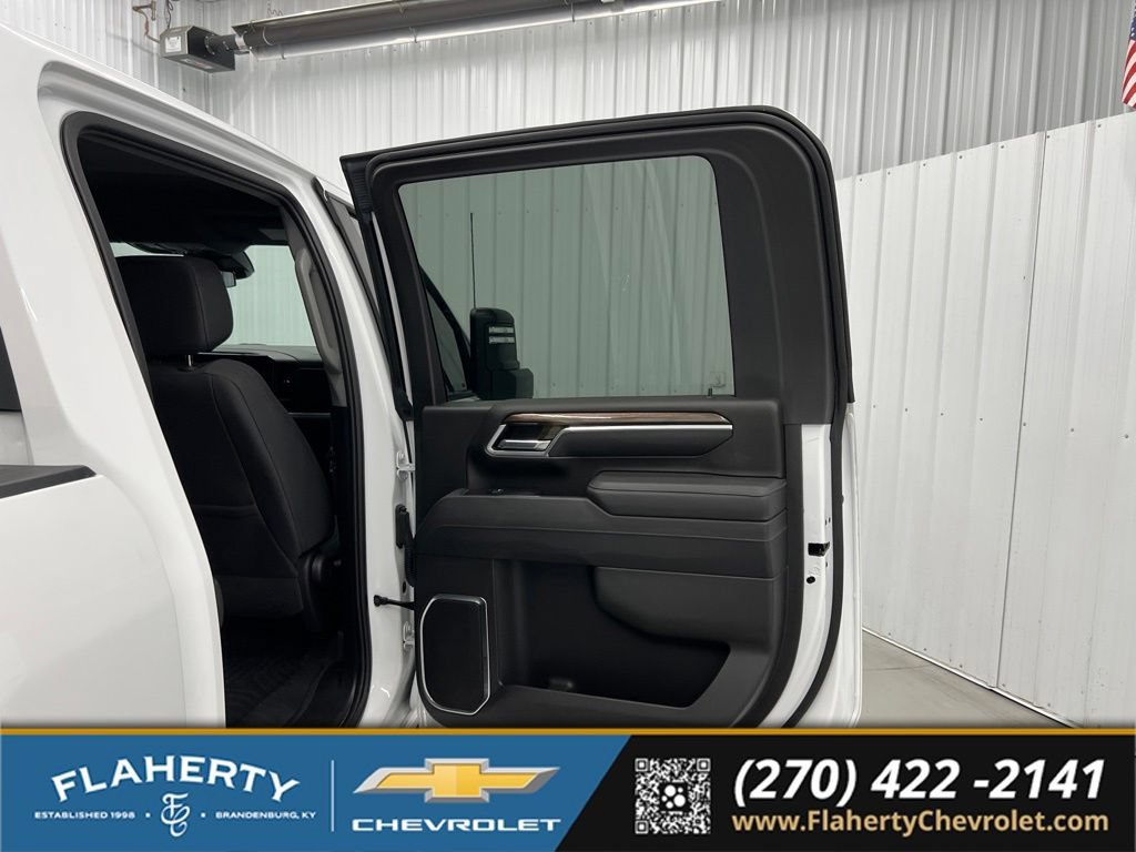 Used 2025 Chevrolet Silverado 2500 LT w/ Convenience Package AWD/4WD image 12