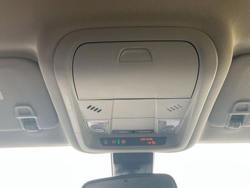 Used 2024 GMC Terrain SLE FWD image 13