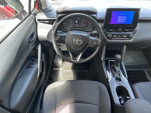 Used 2023 Toyota Corolla Cross LE AWD/4WD image 12