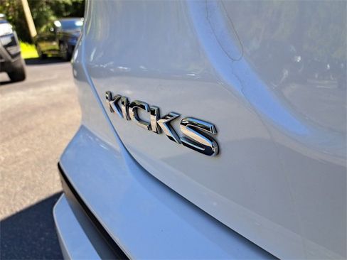 Used 2024 Nissan Kicks SR w/ SR Premium Package image 8
