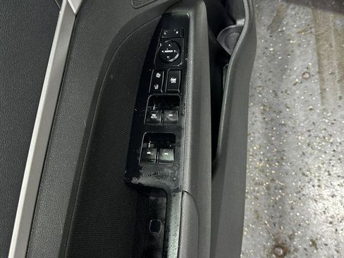 Used 2017 Hyundai Elantra Value Edition w/ Cargo Package FWD image 12