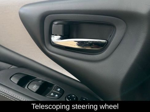 Used 2021 Nissan Murano SV image 16