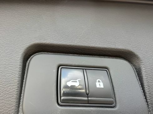 Used 2022 Nissan Rogue SV w/ SV Premium Package AWD/4WD image 9
