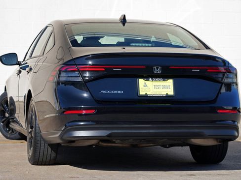 Used 2025 Honda Accord SE image 5