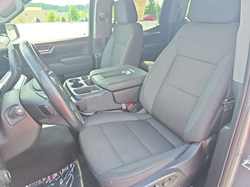 Used 2025 Chevrolet Silverado 1500 LT RWD image 14