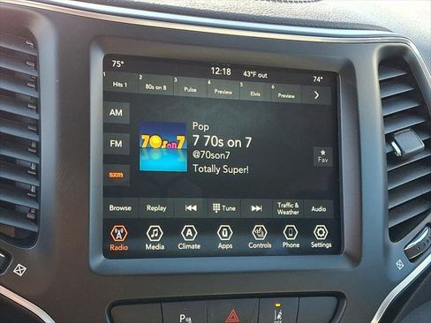 Certified 2021 Jeep Cherokee Latitude Lux w/ Comfort/Convenience Group image 28