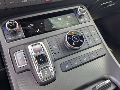 Used 2024 Hyundai Palisade Calligraphy image 28