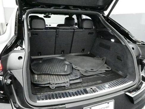 Used 2023 Porsche Cayenne Coupe w/ Premium Package AWD/4WD image 16