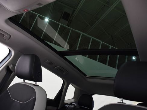 New 2026 Volkswagen Taos SE image 27